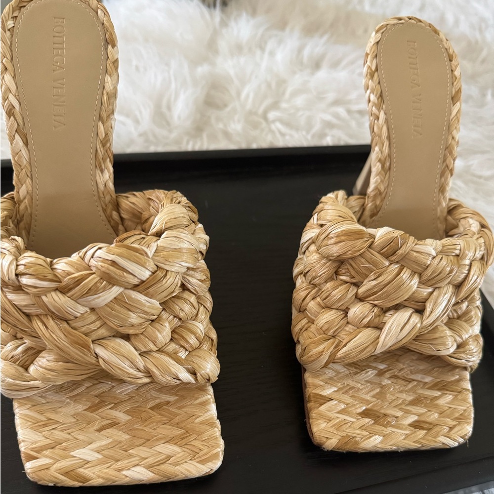 Bottega Veneta Tan Woven Women's Shoes